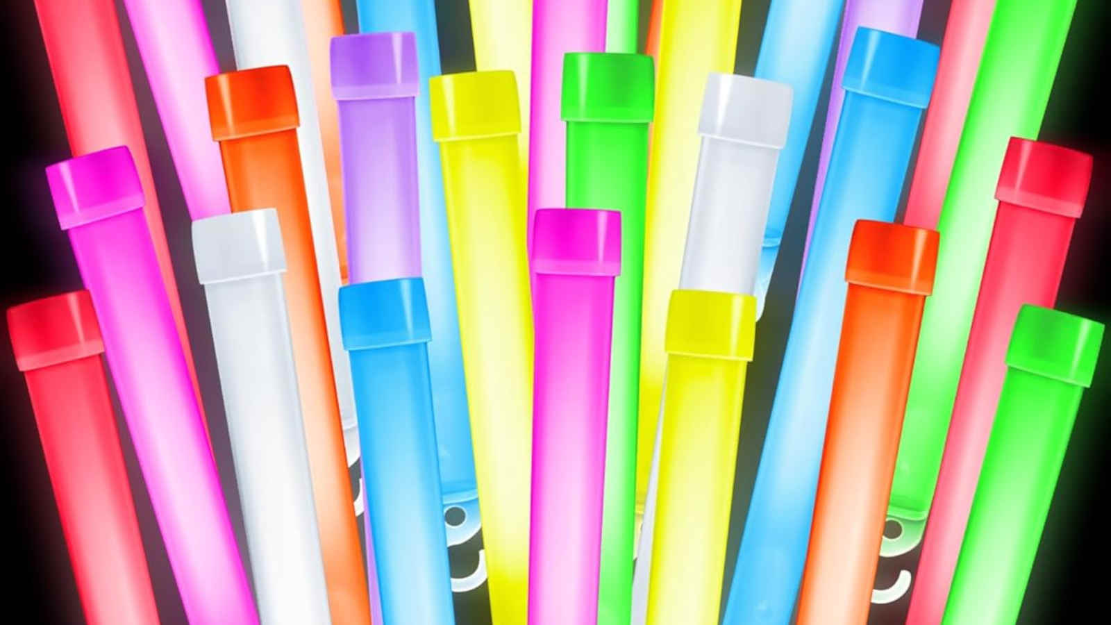 Winter Car Essentials: The Kit to Build Yourself (Not Buy in a Bag) | UK Prepper Hub Glow sticks